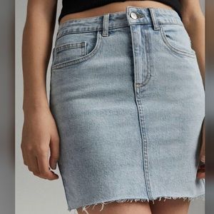 Classic stretch denim mini skirt